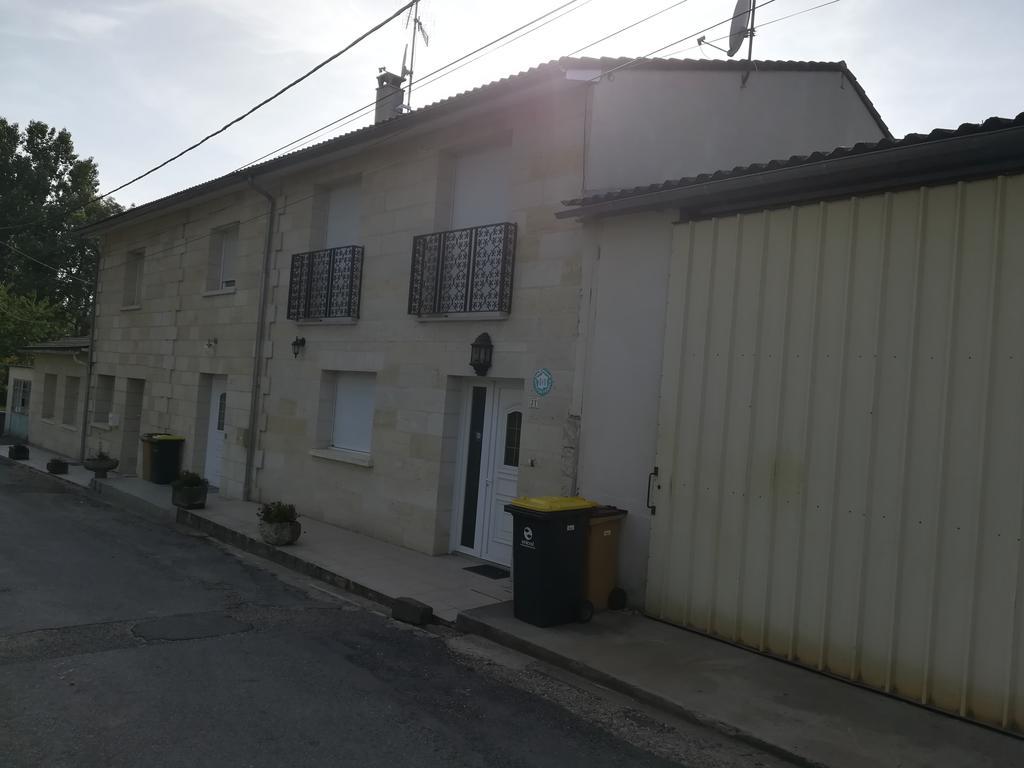 Gite Du Vignoble Sidky Lussac  Exteriör bild